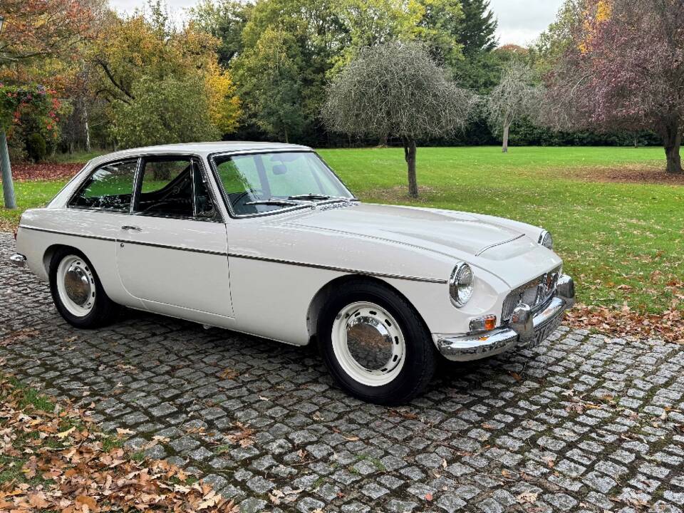 Bild 3/30 von MG MGC GT (1969)