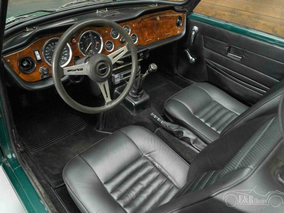 Image 2/19 of Triumph TR 6 (1974)