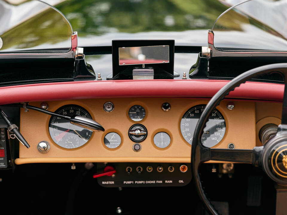 Image 11/22 of Jaguar XK 120 OTS (1951)