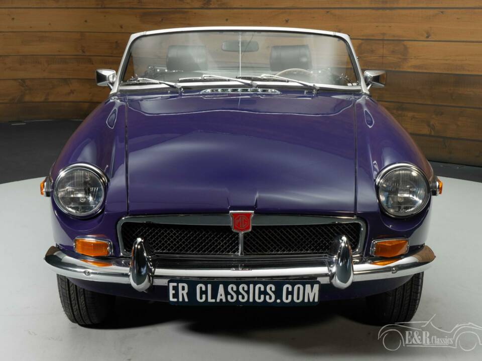 Image 4/8 de MG MGB (1974)