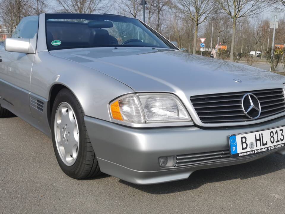 Afbeelding 3/58 van Mercedes-Benz 500 SL (1991)