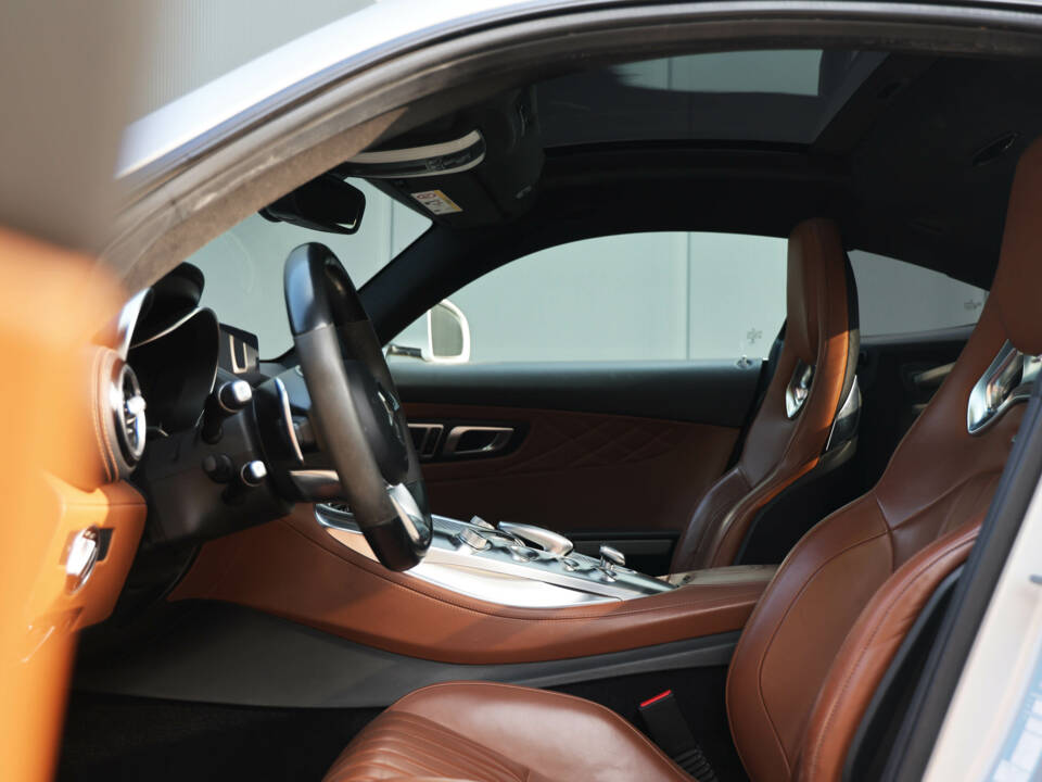 Image 48/56 of Mercedes-AMG GT-S (2017)