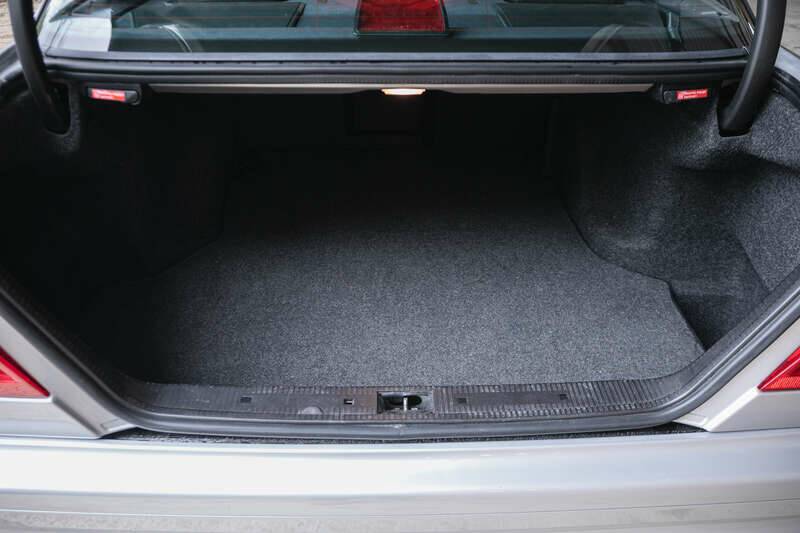 Image 38/48 of Mercedes-Benz C 55 AMG (1998)
