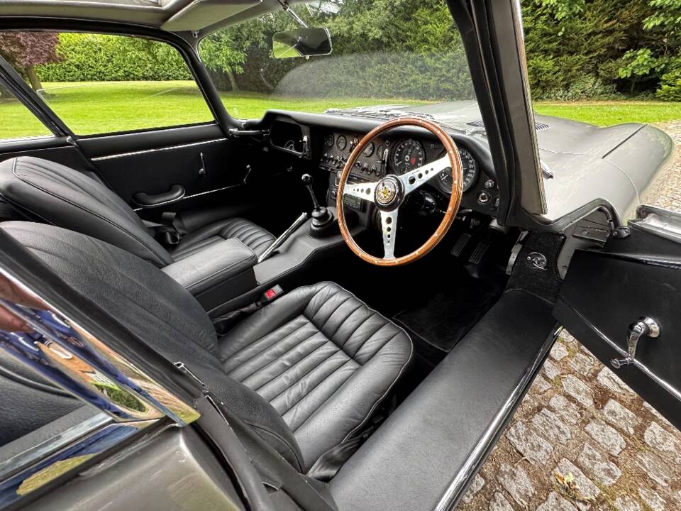 Image 22/30 de Jaguar Type E 4.2 (1965)
