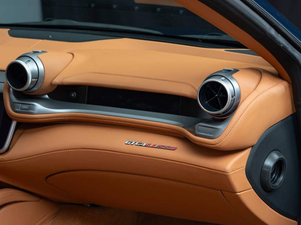 Bild 20/38 von Ferrari GTC4Lusso (2017)