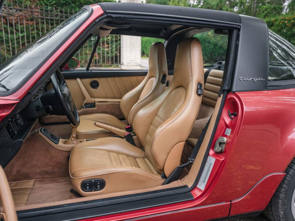 Bild 9/18 von Porsche 911 Carrera 2 (1991)