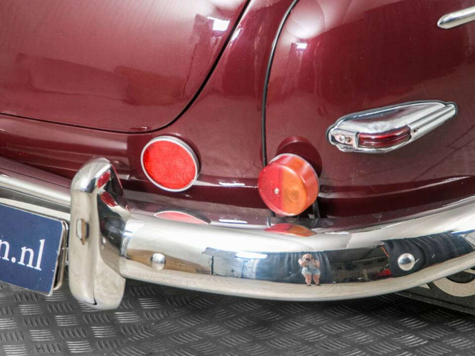 Image 33/50 of Volvo PV 444 (1953)