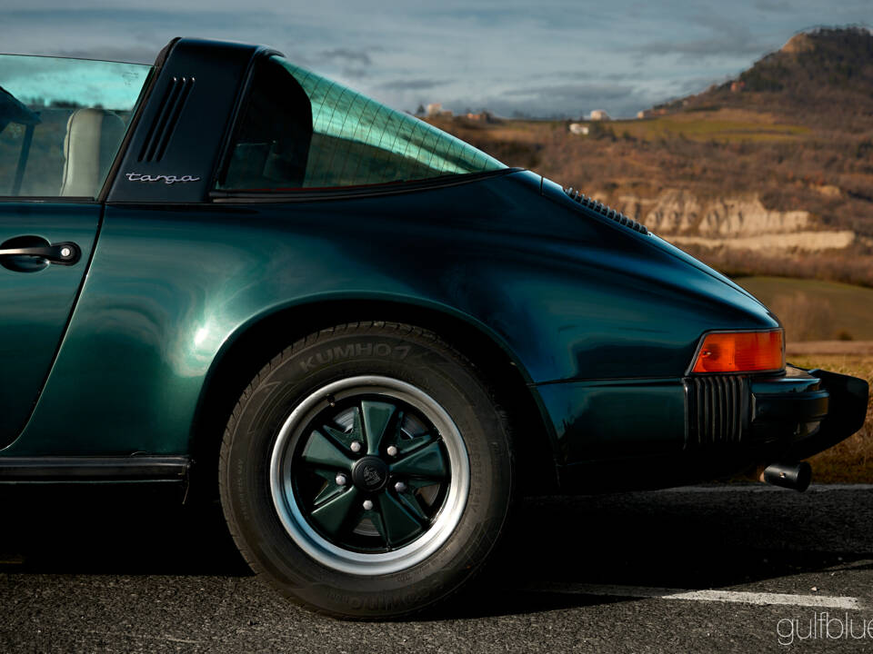 Image 31/79 of Porsche 911 SC 3.0 (1983)