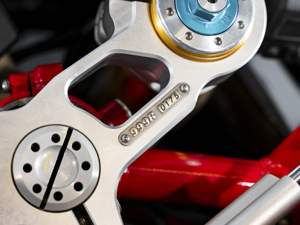 Bild 25/40 von Ducati DUMMY (2004)