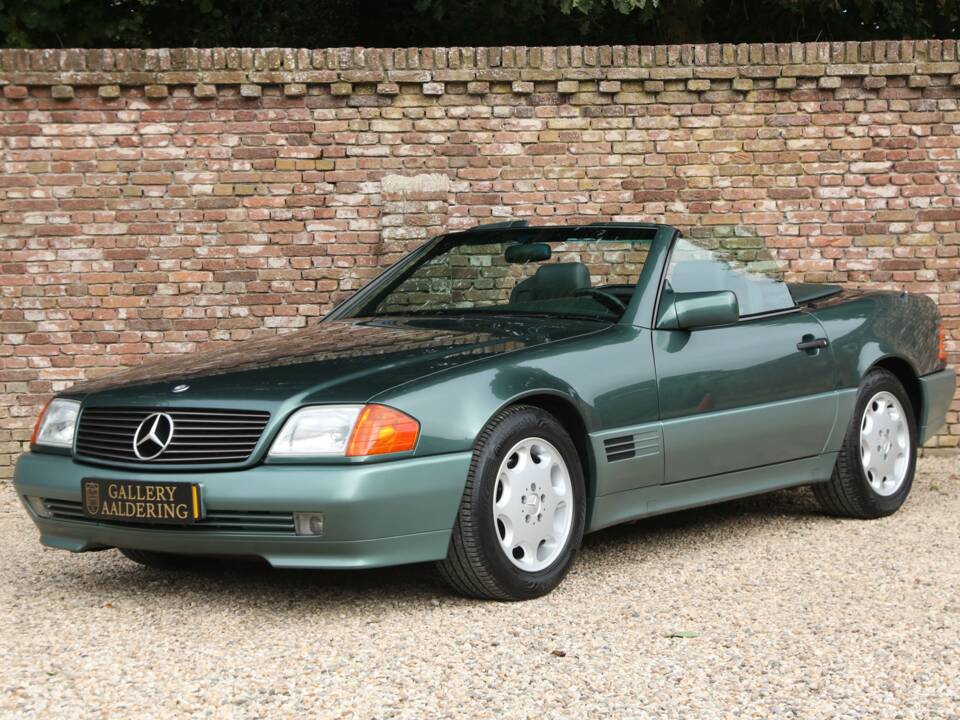 Image 1/50 of Mercedes-Benz 300 SL-24 (1992)