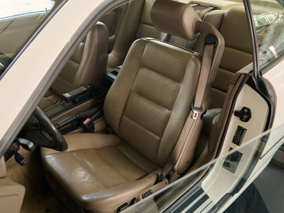 Immagine 44/50 di BMW 850i (1990)