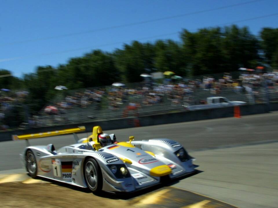 Image 4/22 of Audi R8 LMP900 (2001)