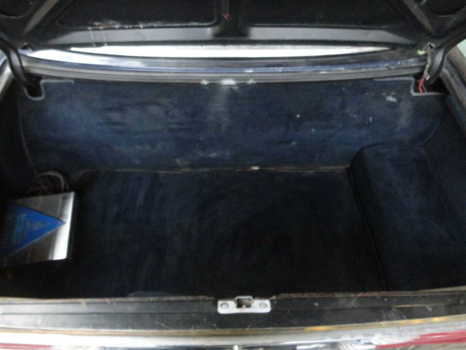 Image 32/50 of Mercedes-Benz 380 SL (1982)