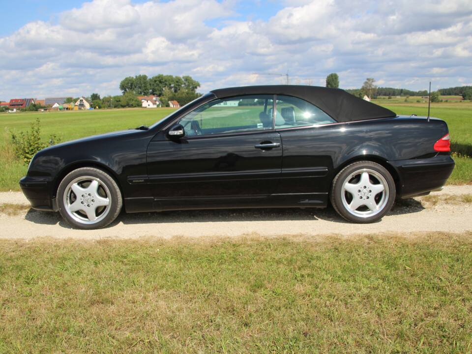 Bild 2/42 von Mercedes-Benz CLK 430 (2002)