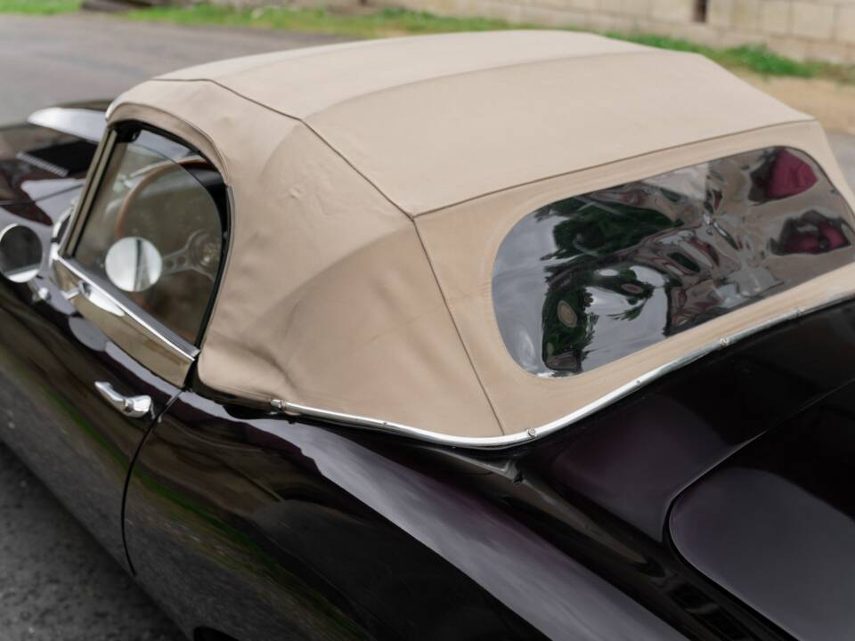 Imagen 10/50 de Jaguar E-Type 4.2 (1967)