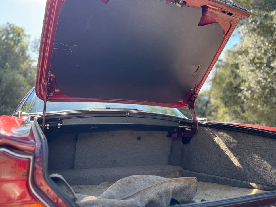 Immagine 23/41 di Jaguar XJ 12 (1990)