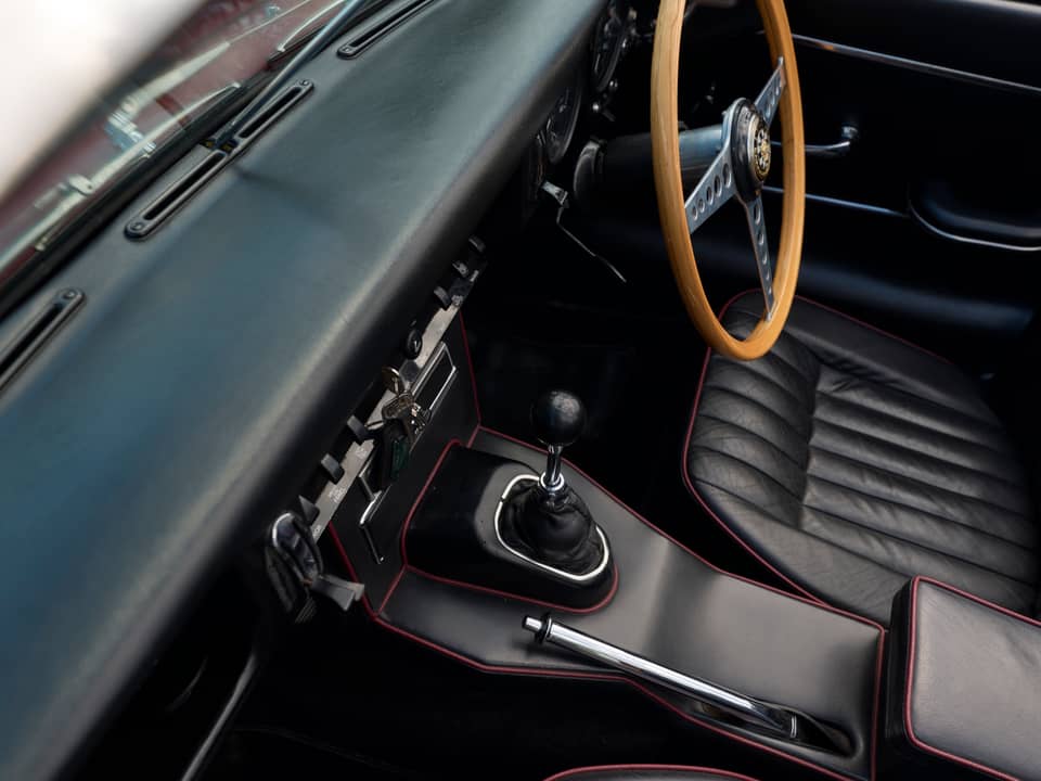 Image 21/80 of Jaguar E-Type 4.2 (1966)