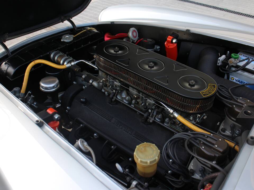 Bild 13/17 von Ferrari 250 GT/L Lusso (1964)