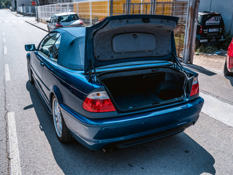 Imagen 30/37 de BMW 325Ci (2002)