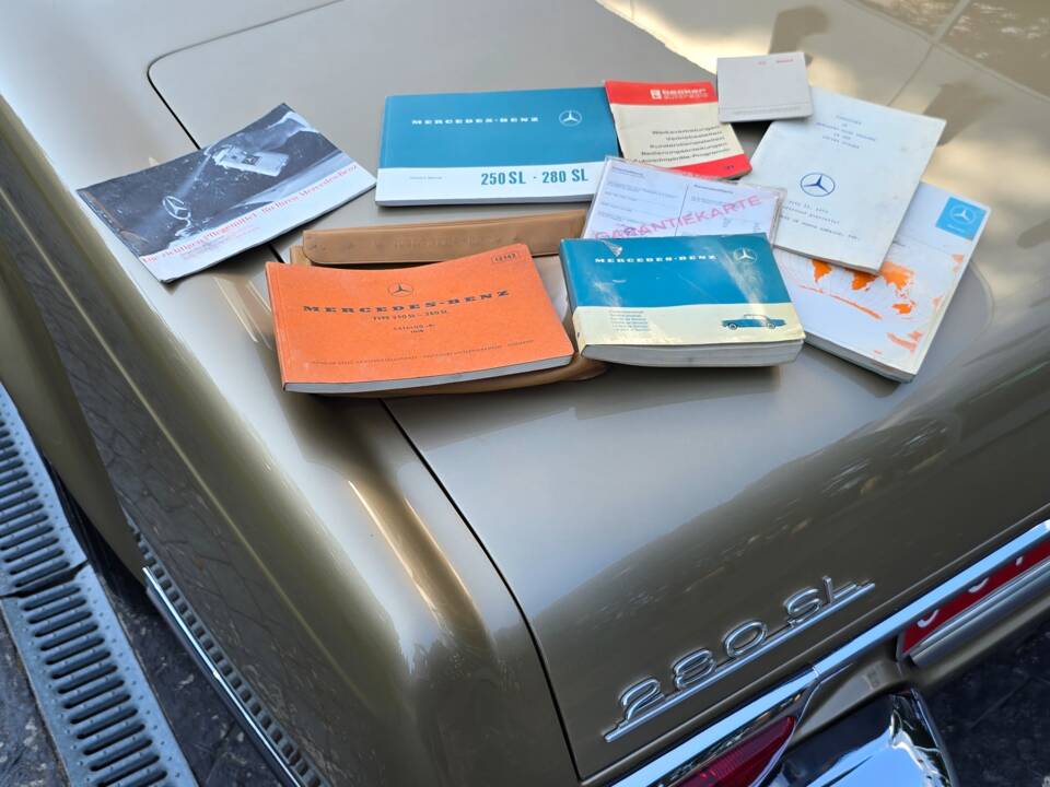 Image 14/21 of Mercedes-Benz 280 SL (1971)