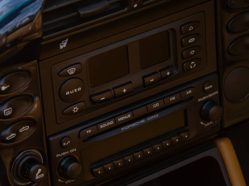 Immagine 44/50 di Porsche Boxster (2004)