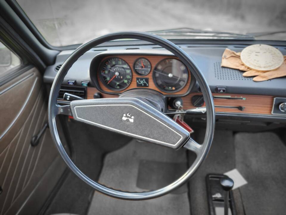 Image 72/91 of Volkswagen Passat 1.3 (1974)