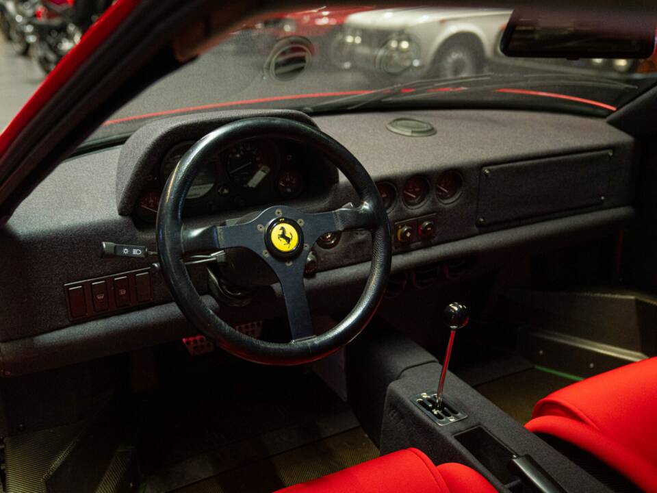 Image 39/50 de Ferrari F40 (1991)