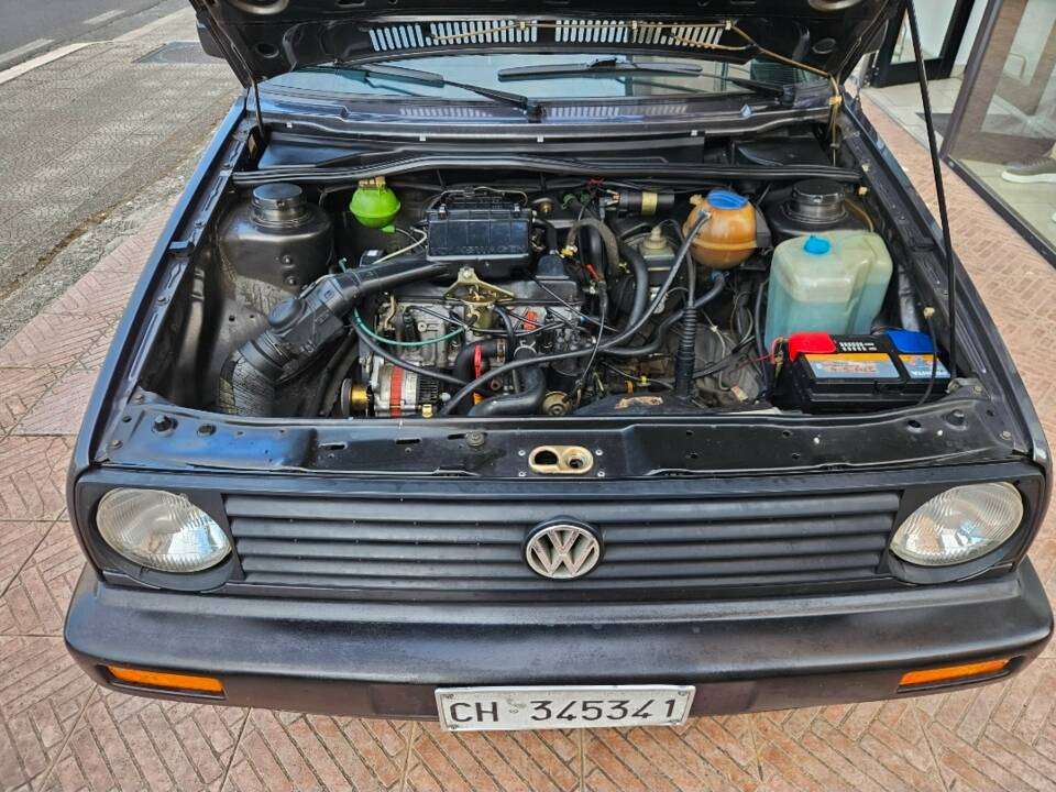 Bild 61/91 von Volkswagen Golf II 1.6 (1990)