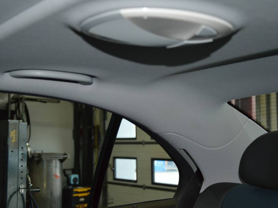 Imagen 90/100 de Mercedes-Benz E 55 AMG (2003)