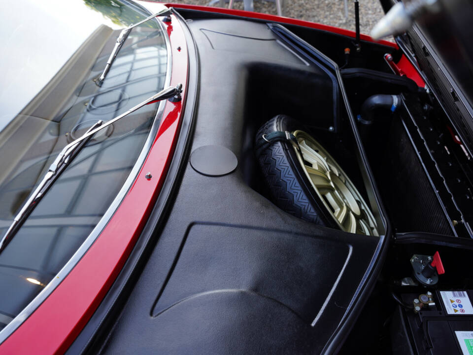 Image 48/50 of Ferrari Dino 308 GT4 (1976)