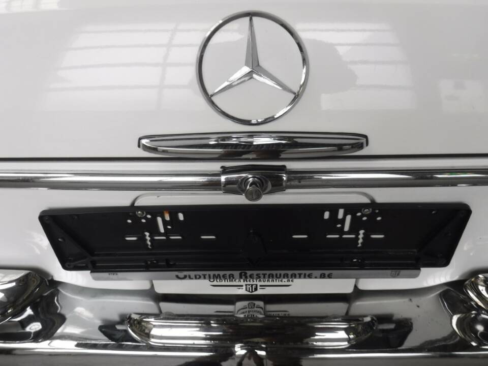 Afbeelding 20/50 van Mercedes-Benz 220 SE b (1963)