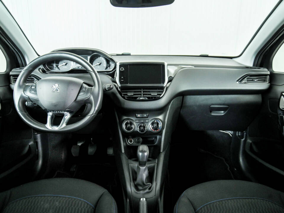 Image 7/50 of Peugeot 208 1.2 PureTech 82 (2019)