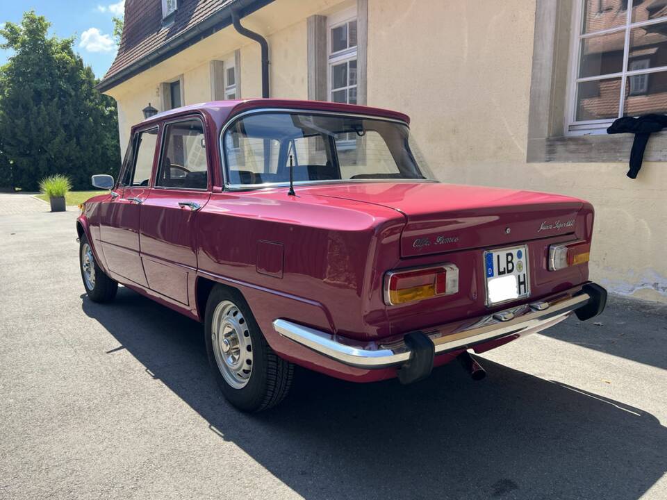Bild 6/8 von Alfa Romeo Giulia Nuova Super 1300 (1975)