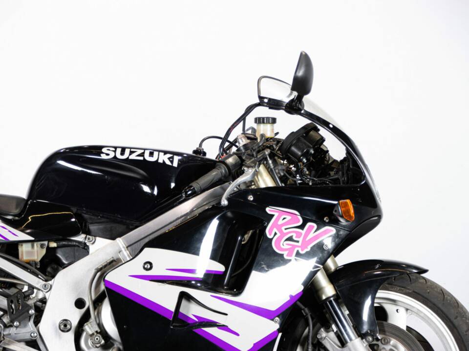 Afbeelding 29/45 van Suzuki RGV 250 Gamma (1992)