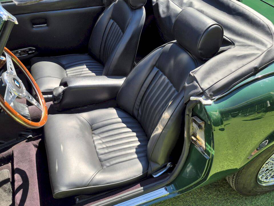 Image 22/62 of Triumph Spitfire Mk IV (1973)