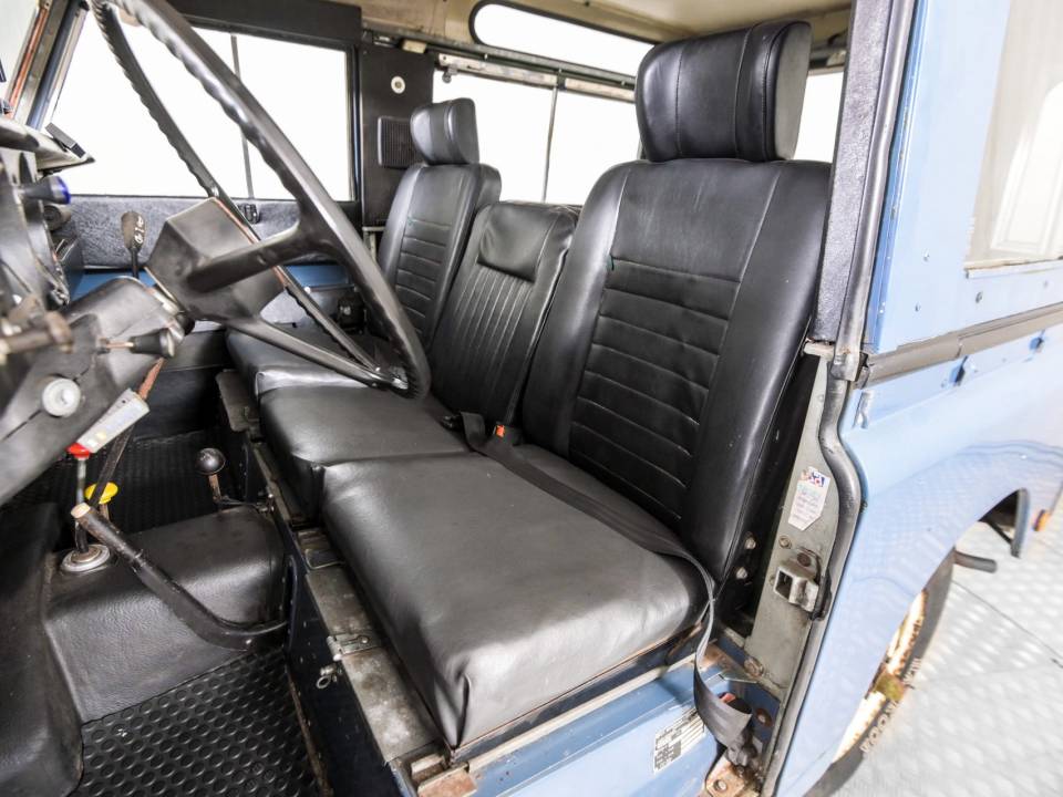 Image 14/50 of Land Rover 88 (1979)