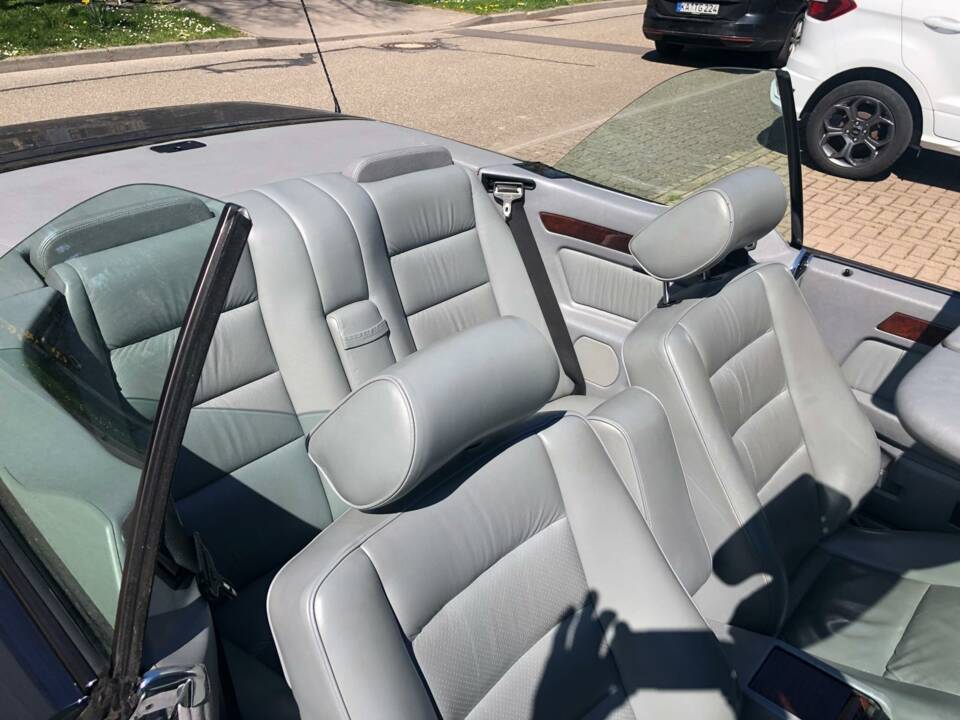 Imagen 4/6 de Mercedes-Benz 300 CE-24 (1992)