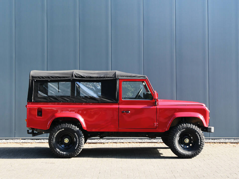 Image 3/38 of Land Rover 110 (1989)