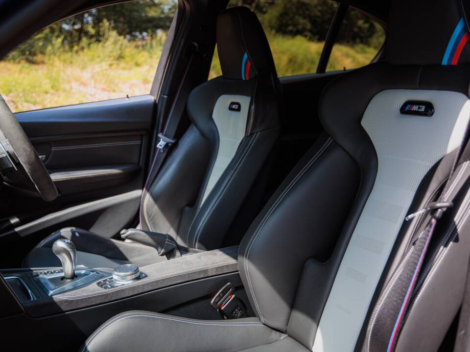 Image 24/37 of BMW M3 (2019)