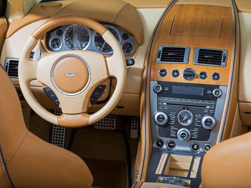 Image 19/20 de Aston Martin DB 9 Volante (2014)