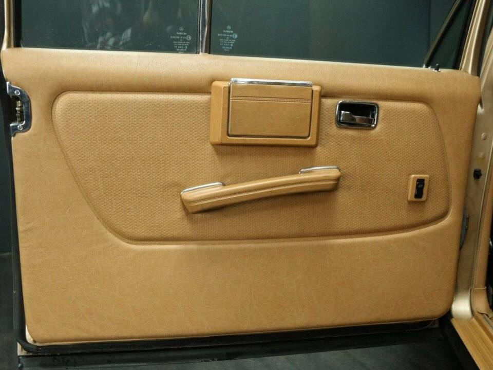 Bild 30/49 von Mercedes-Benz 250 lang (1985)