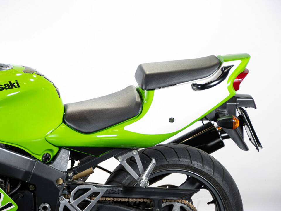 Immagine 15/50 di Kawasaki Ninja 750 ZX-7R (1999)