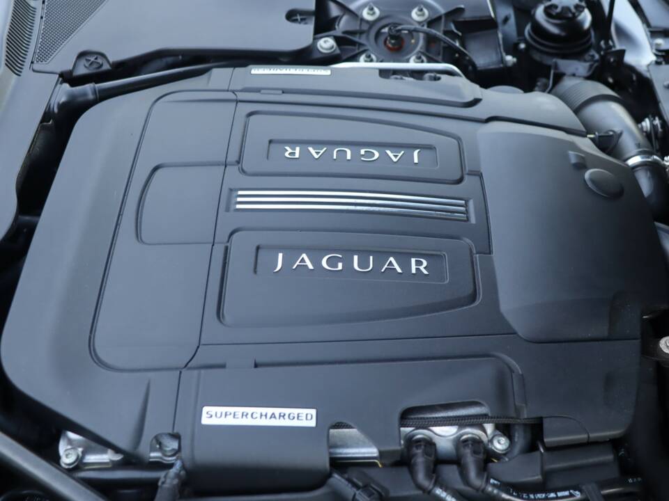 Image 9/50 of Jaguar XKR (2010)