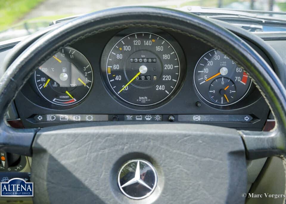 Image 21/45 of Mercedes-Benz 300 SL (1986)