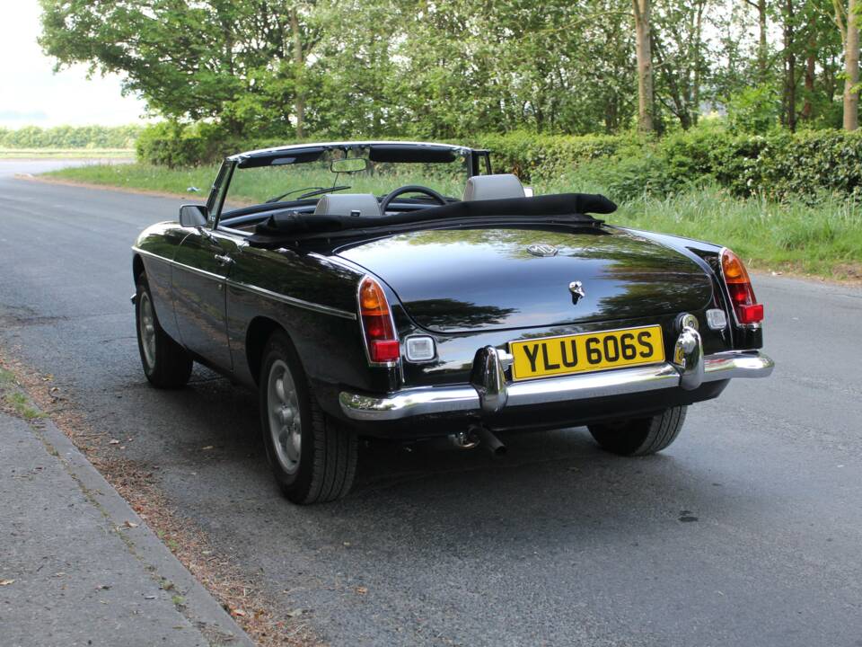 Image 5/17 of MG MGB (1978)
