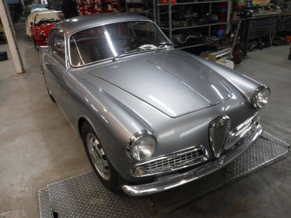 Immagine 37/49 di Alfa Romeo Giulietta Sprint Veloce (1958)