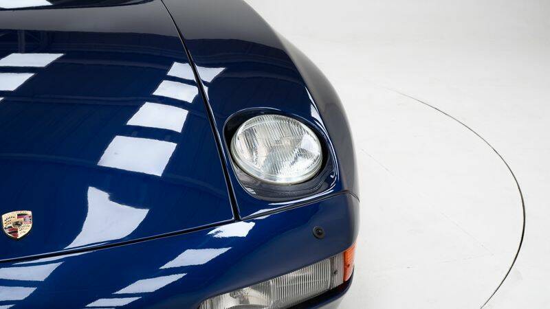Image 11/15 of Porsche 928 S4 (1990)