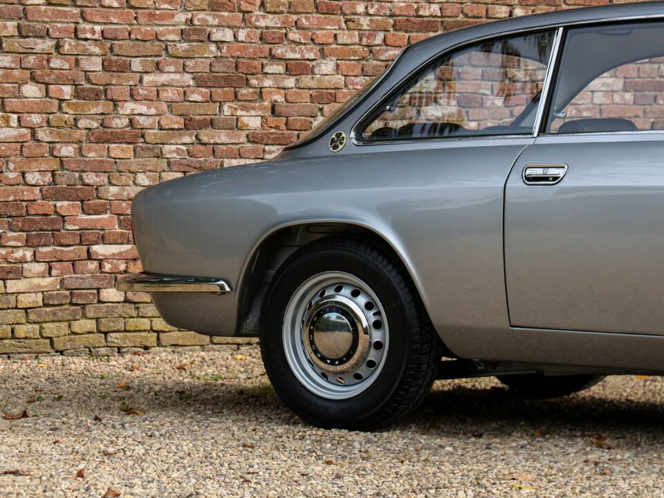 Afbeelding 38/50 van Alfa Romeo 1750 GT Veloce (1969)