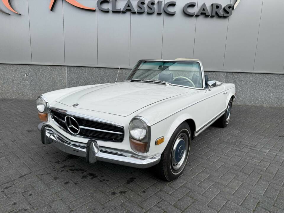 Image 2/50 of Mercedes-Benz 280 SL (1971)