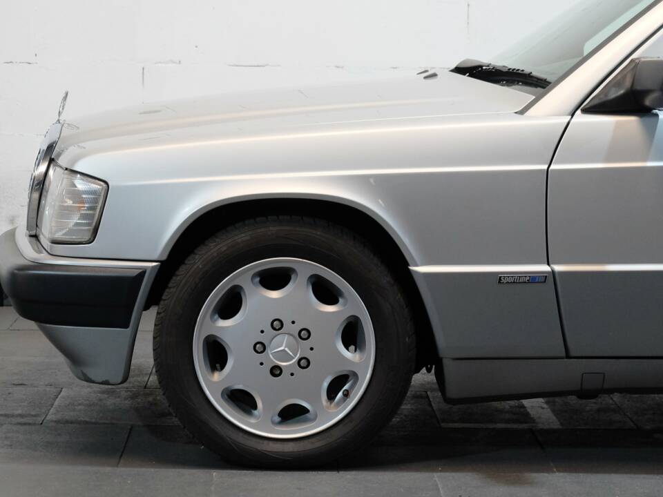 Bild 18/32 von Mercedes-Benz 190 E 1.8 (1991)